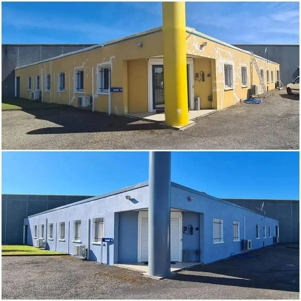 Ravalement de façade d'un bâtiment repeint en bleu près d'Audenge